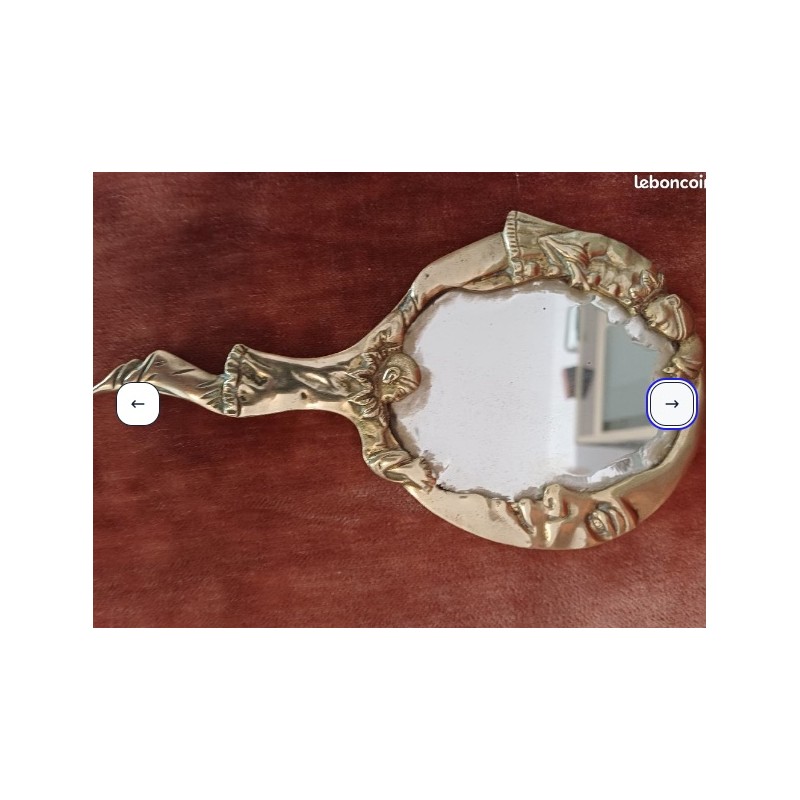 Miroir de dame en bronze doré représentant Pierrot et la Lun