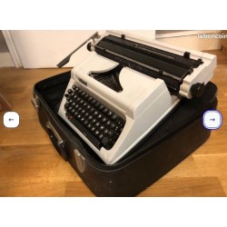Machine à Écrire Érika Cyrillique