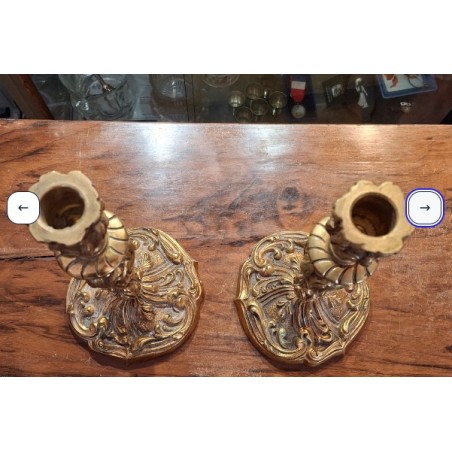 Paire de bougeoir en bronze dore style Louis XV