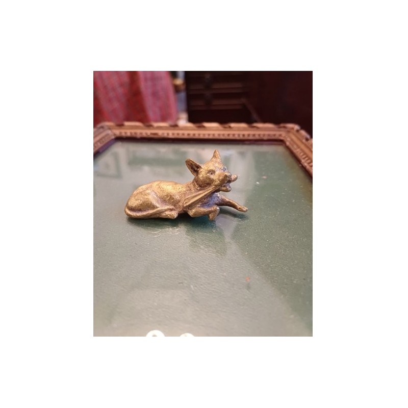 Petit bronze de Prosper Lecourtier représentant un chien boxer