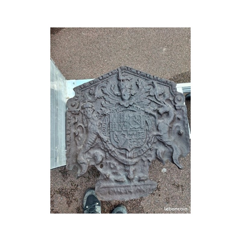 Plaque ancienne de cheminée en fonte