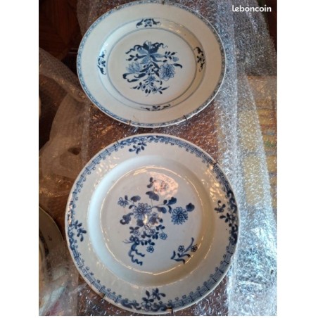 Lot de 3 assiettes en porcelaine de chine XVIIIe