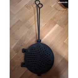 Gaufrier cheminee en fonte