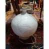 Vase en grès emaillé blanc monte en lampe