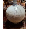 Vase en grès emaillé blanc monte en lampe