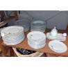 Service de vaisselle Pate de Limoges 94 pièces