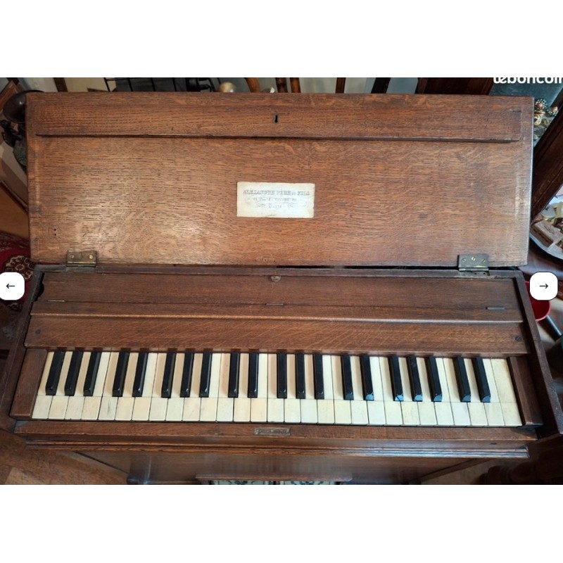 Harmonium en bois naturel