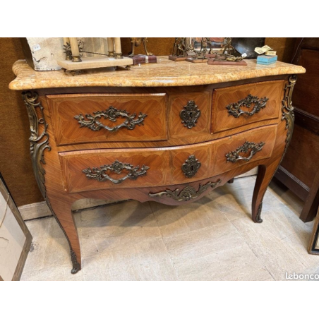 Commode de style Louis XV