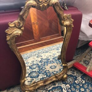 petit miroir en bois doré dimensions 41 x 73 cm